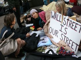 Акция "Захвати Уолл-стрит!". Фото с сайта fototelegraf.ru