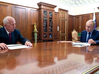 Доклад Чемезова Путину. Фото: tvc.ru
